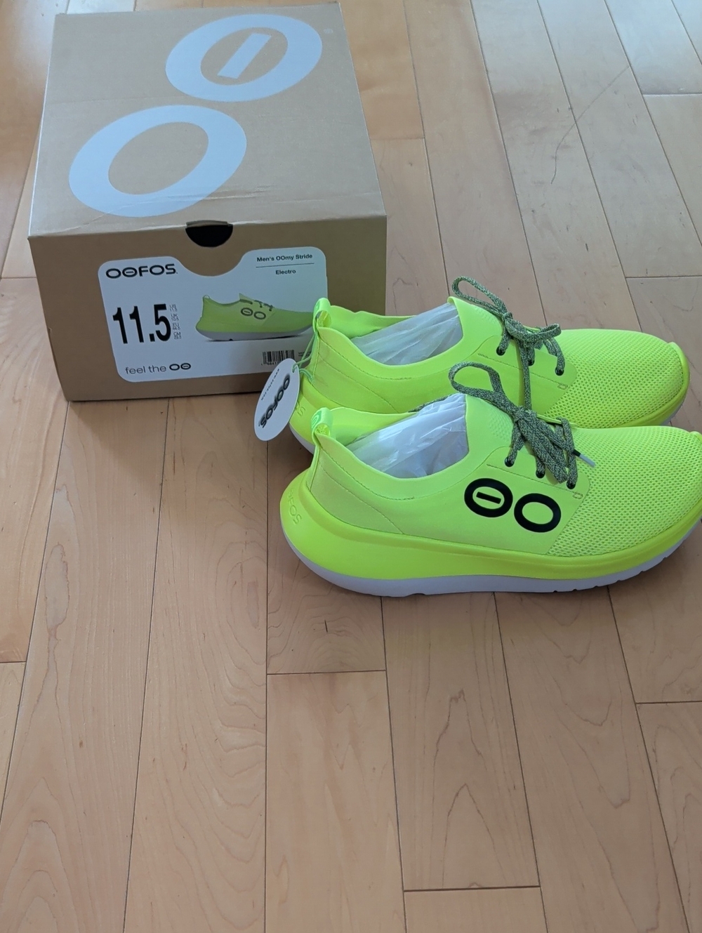 BNIB OOFOS Oomy Stride Neon Yellow Lace-Up Athletic Recovery Sneakers - M11.5